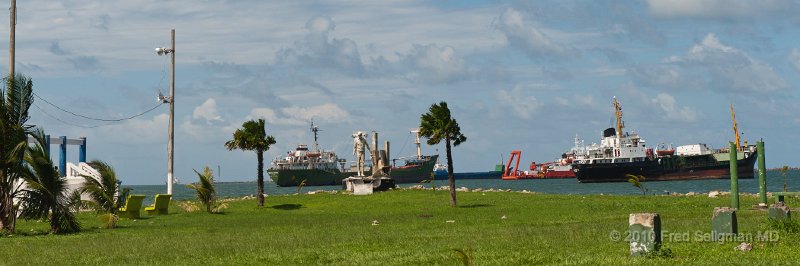 20101204_134933 D3.jpg - Ships waiting to enter the Canal at Colon